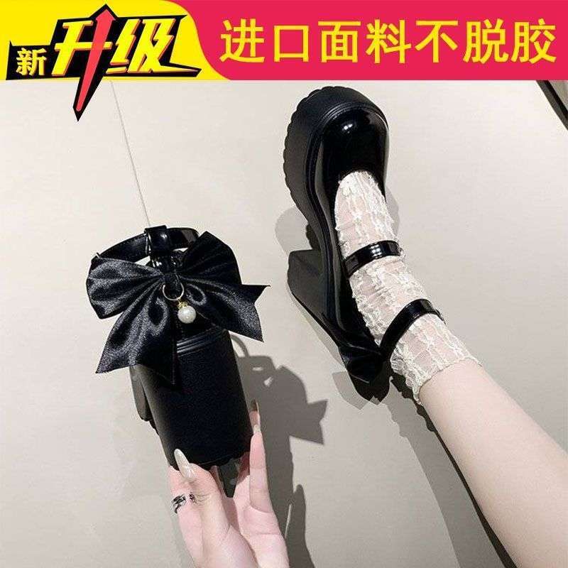 

Туфли женские белые на высоком каблуке Spice Girls весна 2025 новые водонепроницаемые туфли с эффектом увеличения высоты каблука с милым бантом Mary Jane маленькие кожаные туфли 55 Heel sticker