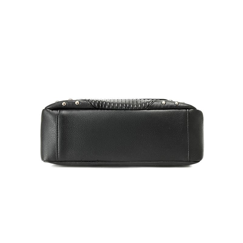 Einfarbige Damen Crossbody-Tasche mit geripptem Panel und Nieten-Details Elegante Kunstleder-Umhängetasche für den täglichen Gebrauch
