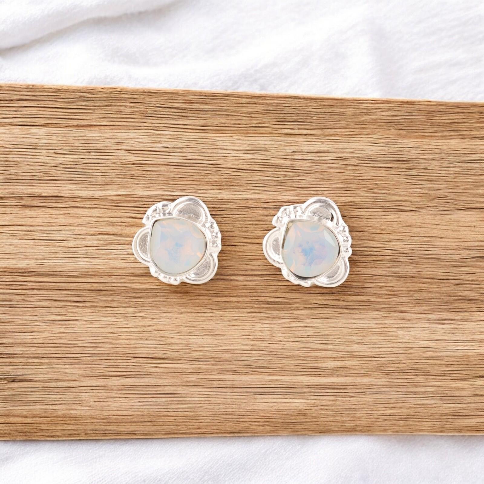 

Серьги-пусеты из молочного опала из стерлингового серебра 925 пробы, ручная работа, подарок для подружки невесты EE-159-14