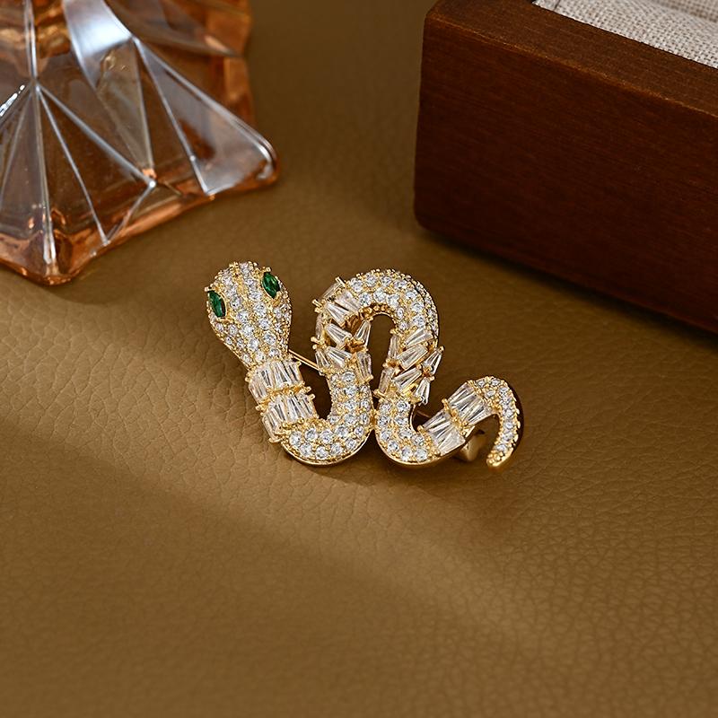 XZ60313 Snake Brooch Women's High-end Anti Glare Chest Flower Exquisite Light Luxury Style Brooch