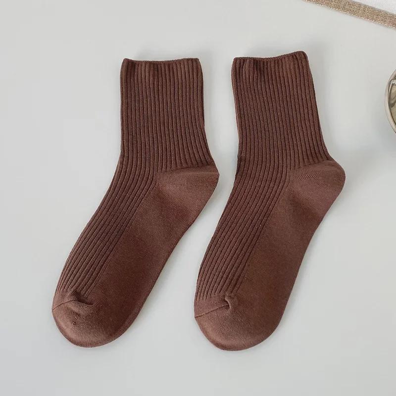 Damen Mid-Tube Einfarbige Socken - Schwarz & Weiß, Koreanischer Stil, All-Match, Trendig für Frühling und Herbst Sport.