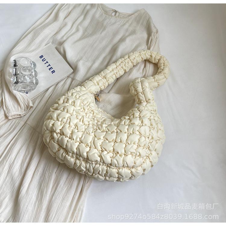 Korean version of trendy underarm bag women's 2025 summer new fashion pleated cloud bag niche design simple shoulder bag