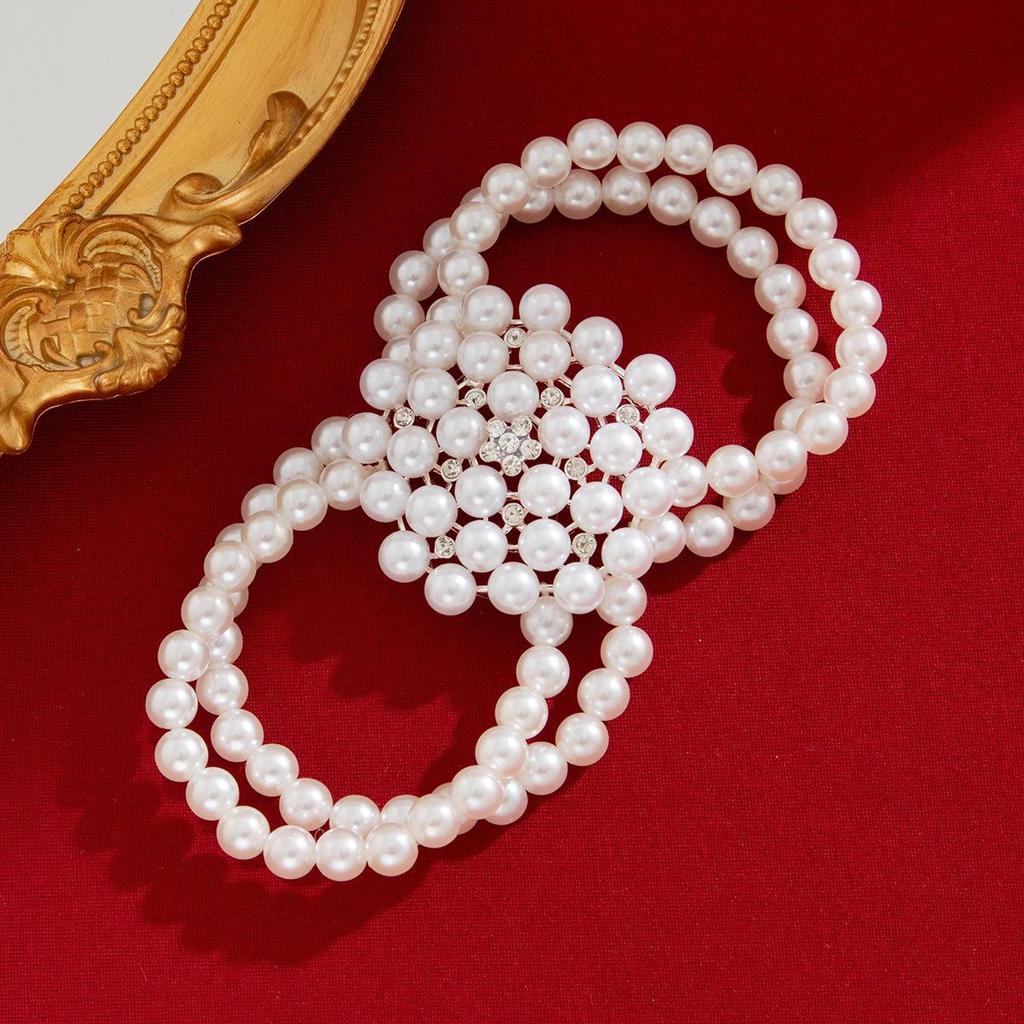European-American Retro Layered Pearl Necklace: French Beaded Choker for Women