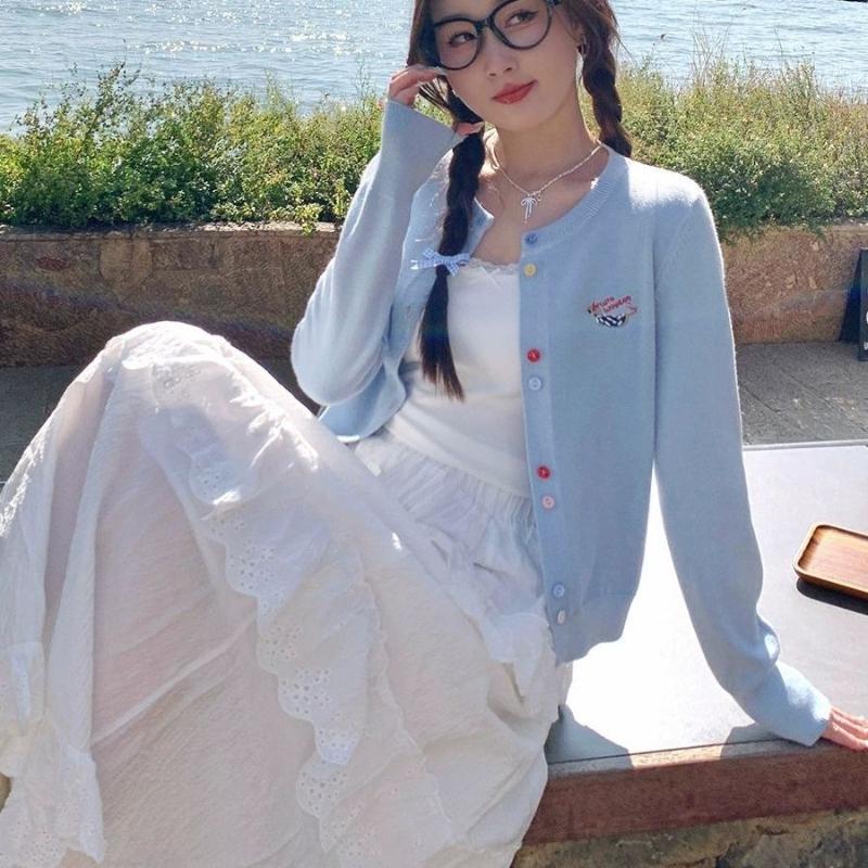 A New Sweet Long-sleeved Knitted Cardigan Sweater Coat for Early Autumn, A High-end Outerwear for Women