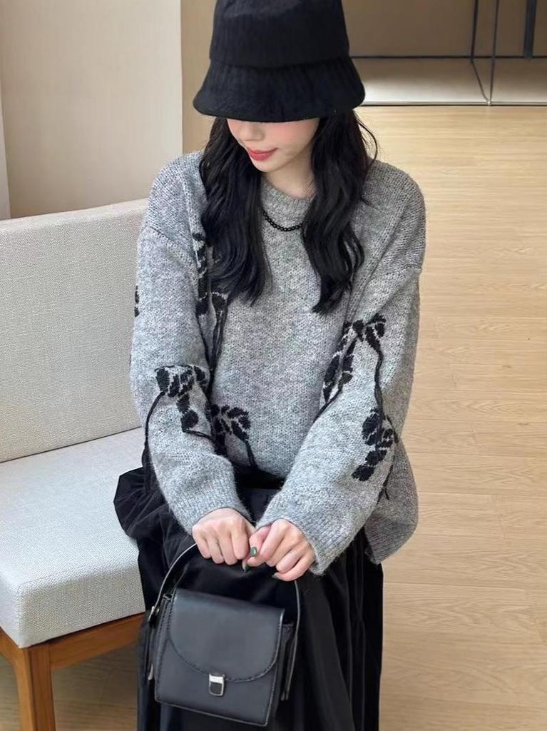 2025 Autumn/Winter Women's Loose Knit Bow Sweater with Round Neck
