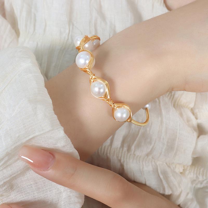 Elegant Brass Baroque Freshwater Pearl Bracelet for Women - Colorfast Design