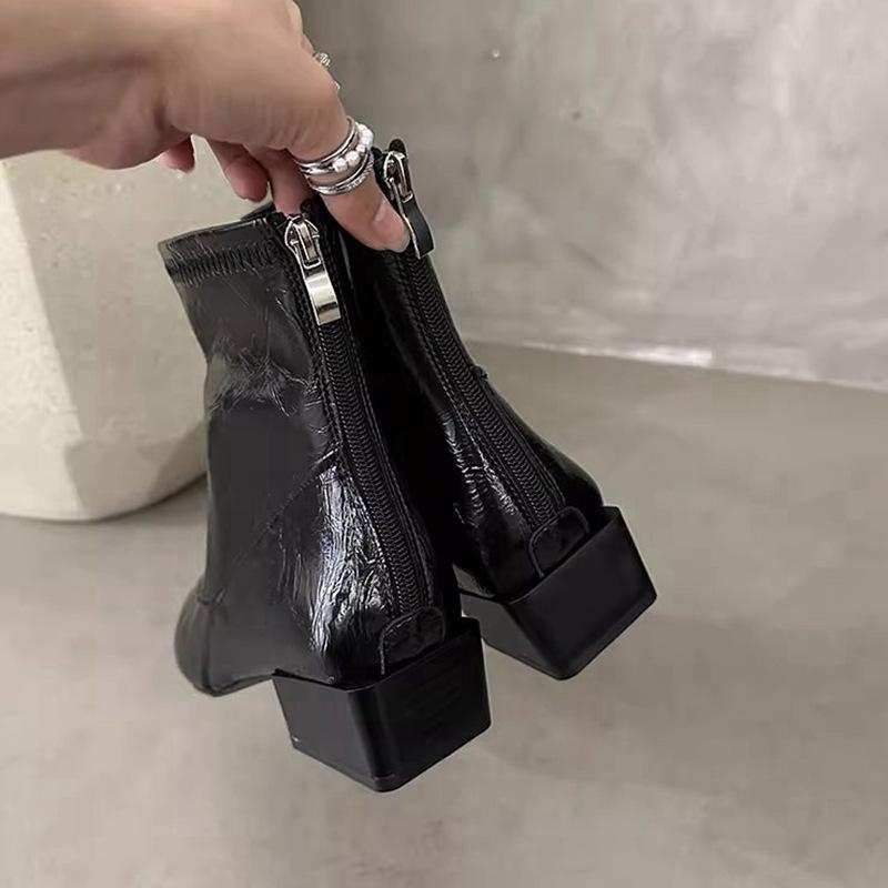 2025 autumn and winter new fashion versatile pointed short boots women's boots thick heel short women's boots niche thin boots