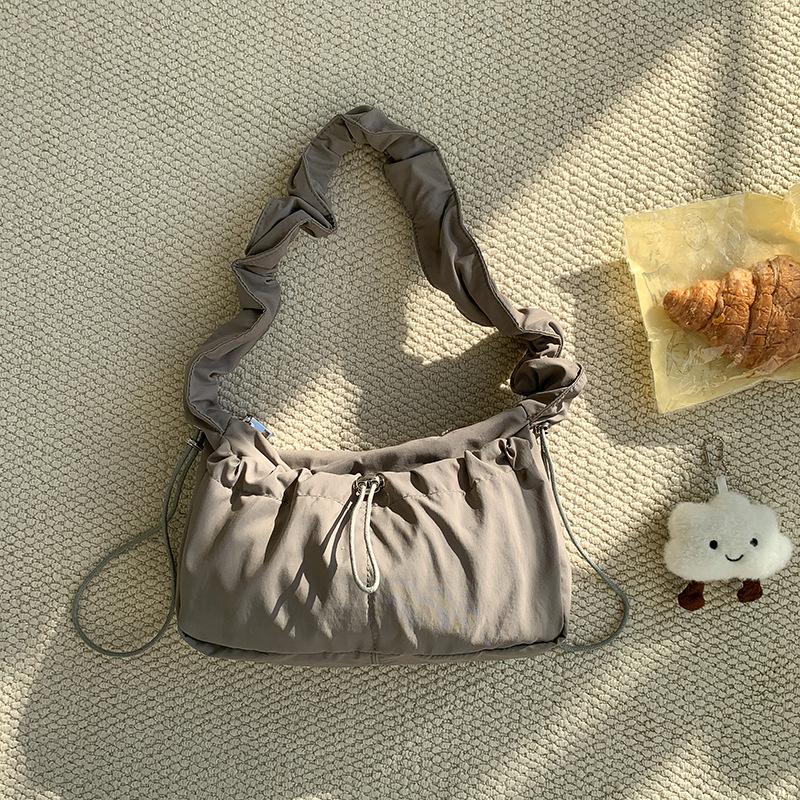 Fold Shoulder Bag Vintage Casual Designer Underarm Crossbody Bag Simple Fashion Women Pleated Nylon Fabric Shoulder Bags