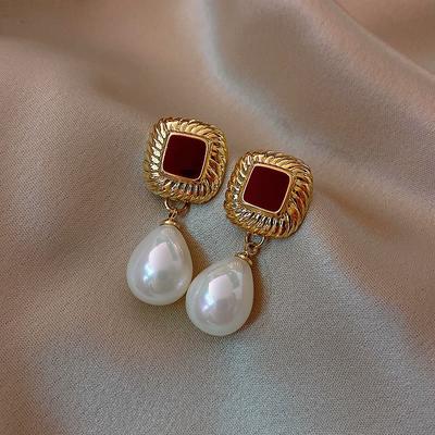 Retro Burgundy Pearl Earrings Women's Hong Kong Style Niche Design High-end Stud Earrings Temperament Earrings