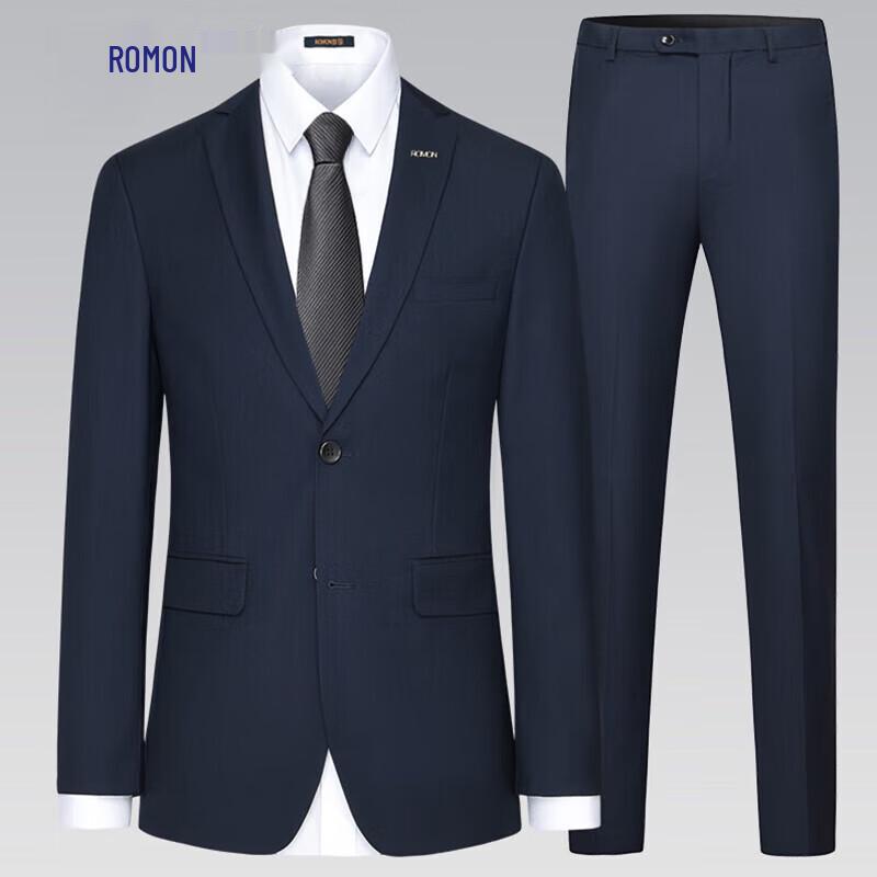 

Мужской деловой костюм приталенного кроя L