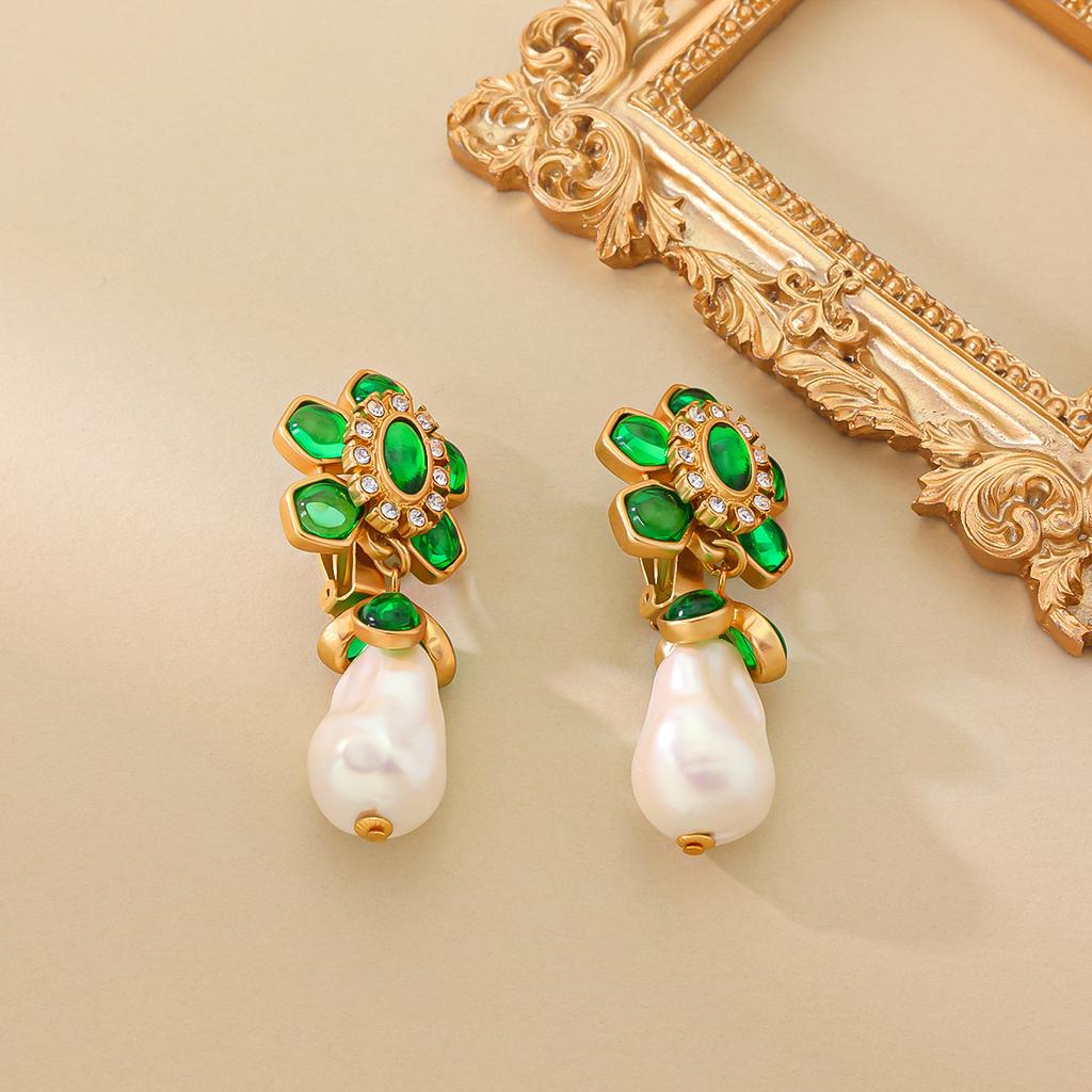 Vintage Retro Green Ear Clip French Court Style Exaggerated Luxury Elegant Temperament Earrings