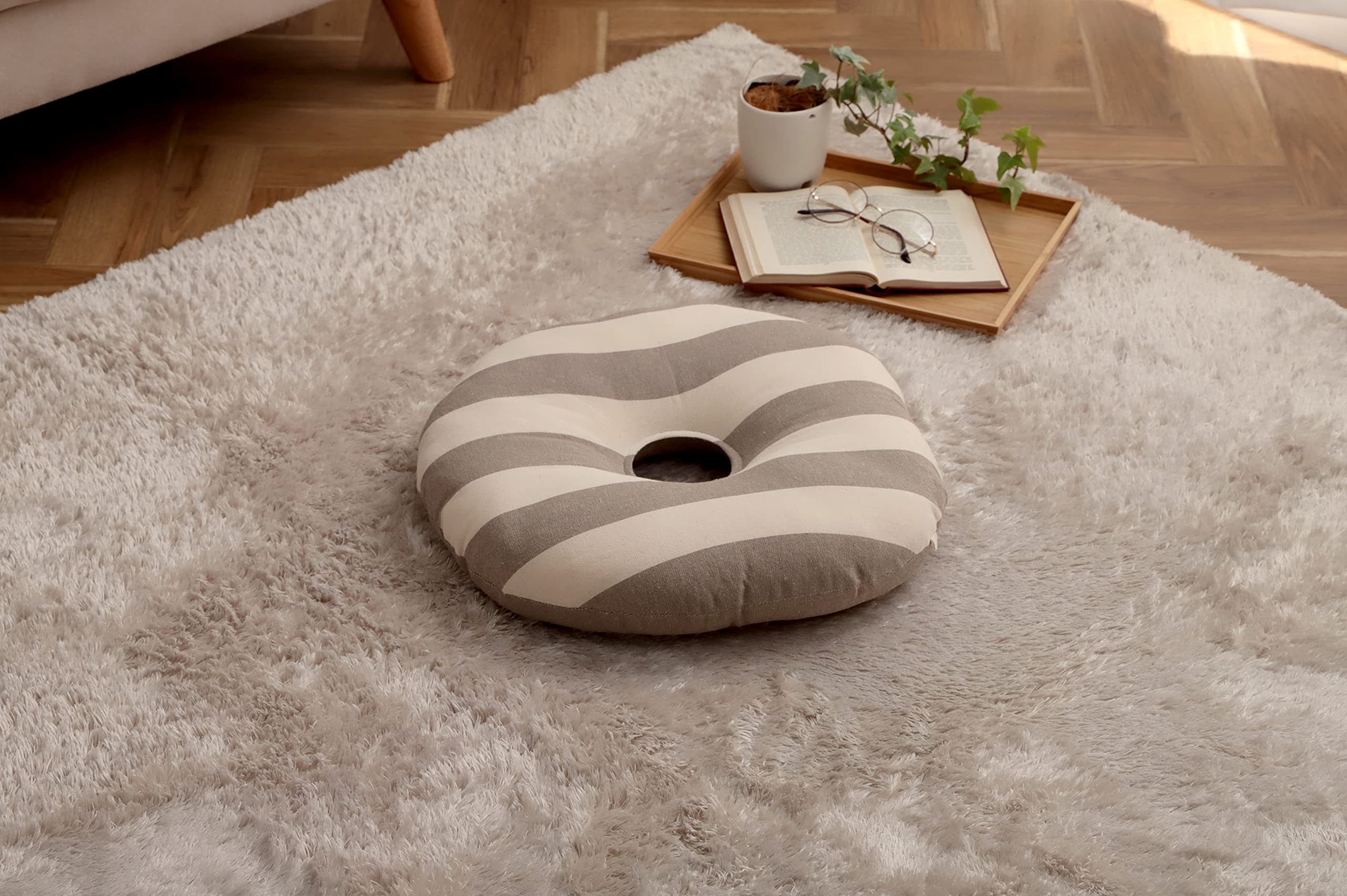 

Ikehiko Corporation Cushion Organic Cotton Round Flow Perforated Beige Approximately 35cm Round Hand Wash Indian Cotton Border Made in Japan All