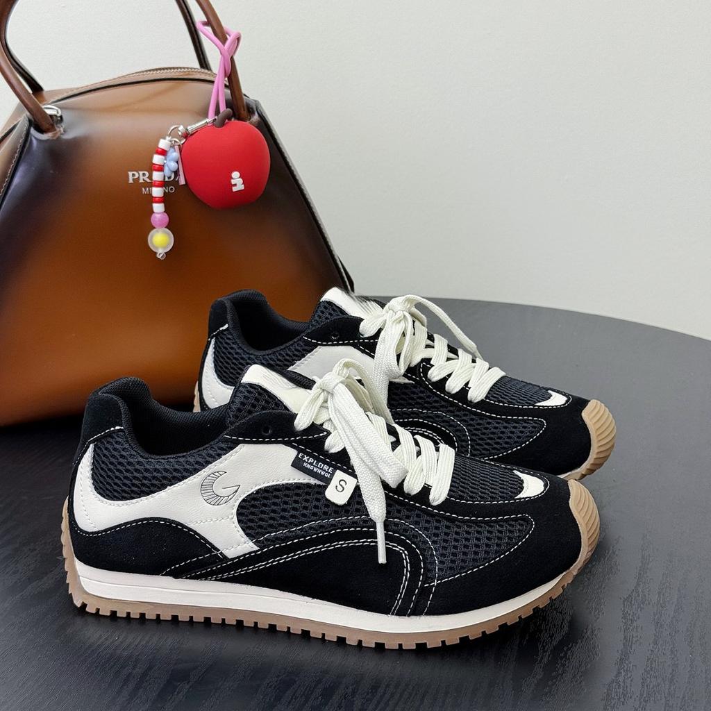 Korean Version 2025 New Retro Jogging German Training Shoes Female Panda Black Mesh Breathable Casual Ins Trendy Sports Shoes