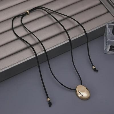 Halskette mit koreanischem Liebesanhänger: Schwarze Pulloverkette aus Seil, schlicht und trendig