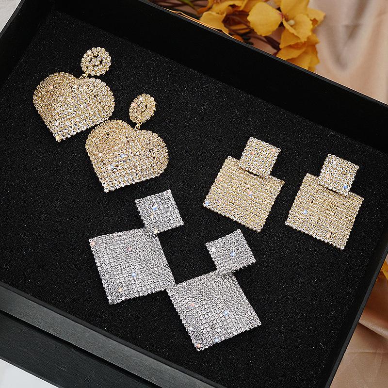 Evropská a americká móda Exagerované geometrické náušnice Láska s plným diamantem Všestranné temperamentní čtvercové náušnice ve tvaru diamantu pro ženy