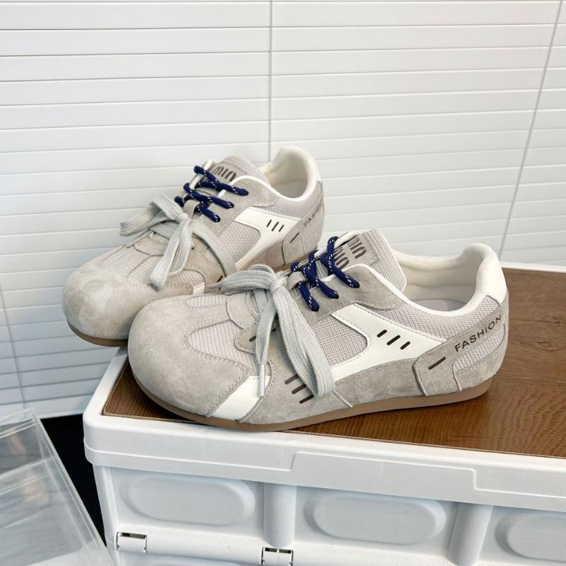 

Leather women s spring new niche flat bottom inner height increase versatile casual sports shoes 35 светло-серый