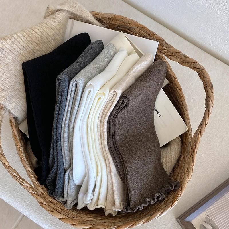 Women's Pure Cotton Ruffle Mid-Calf Socks, Soft Coffee Color, Breathable and Comfortable.