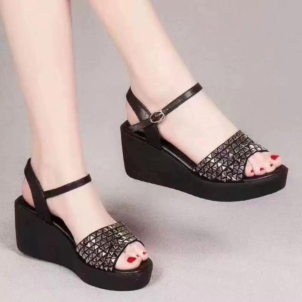 

Сандалии женские 2025 новые летние танкетки на каблуках с высокой подошвой, модные туфли-маффины на платформе 39