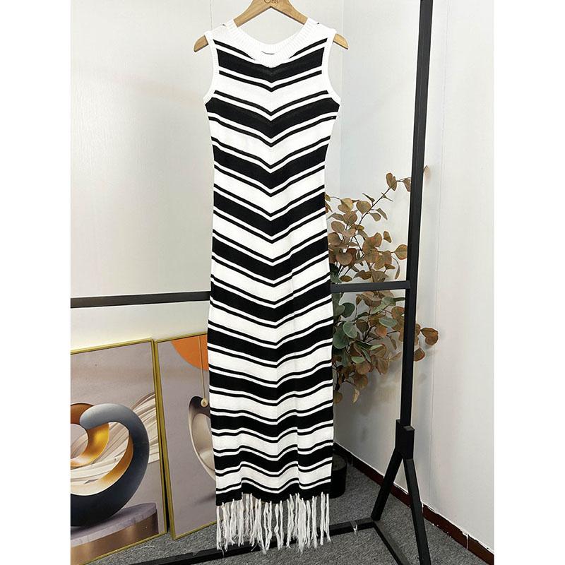 

Полосатое трикотажное платье с кисточками, женское сексуальное облегающее платье без рукавов, летнее новое трикотажное платье S чёрный