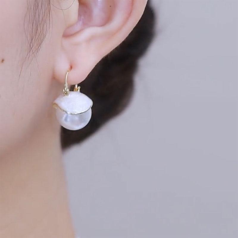 Korea New Trendy Shell Imitation Pearl Hoop Earrings For Women Temperament Versatile Cute Small Earring New  Wedding Jewelry