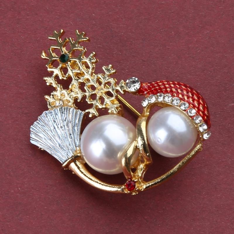 Elegant Christmas Snowman Brooch Stylish Pearls Breastpin Enamel Metal Lapel Pins for Women Festive Holiday Gift for Her