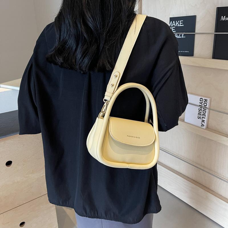 

Bag Women s 2025 New Crossbody Bag Summer Versatile One Shoulder Portable Small Square Bag Premium Sense Work Small Bag жёлтый