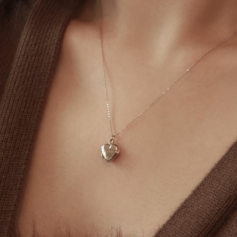 Less is more Silver Heart Necklace