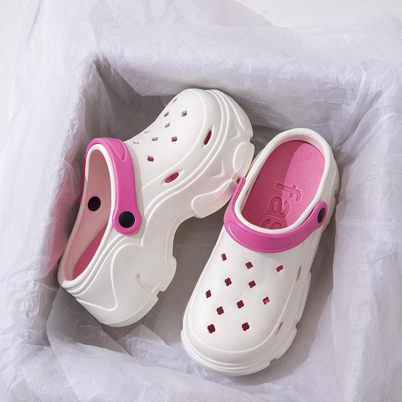 2026 Women's Thick Sole Garden Shoes: Non-Slip High-Heeled Beach Slippers with Arch Support and Closed-Toe Design