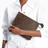 Louis Vuitton Poche Toilette 26 Kulturtasche Klassisches Monogramm-Design Beschichtetes Canvas Mit Lederbesatz Unisex Kulturtasche Braun M46037