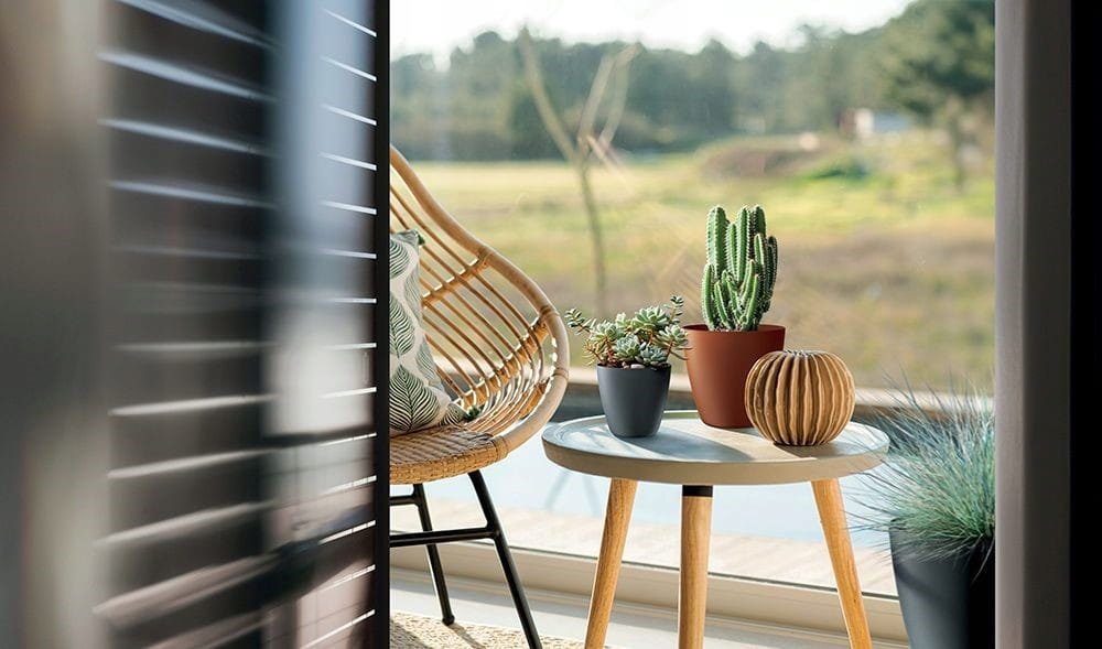 Matte white plastic flowerpot 198x182cm smooth cover Mate