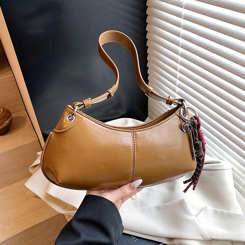 Underarm bag women's new popular fashion versatile shoulder bag high-end niche commuter bag