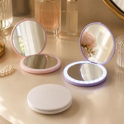 Tragbarer LED Kompakter Make-up-Spiegel USB Wiederaufladbar 2X Vergrößernd Doppelseitig Reise Kosmetikspiegel