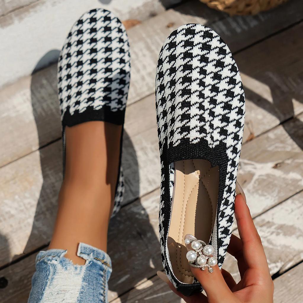 2025 Round Toe Flat Shoes Female Shallow Mouth Sports Footwear Womens Plus Size Walking Knitting Sandals Plaid Print Loafers