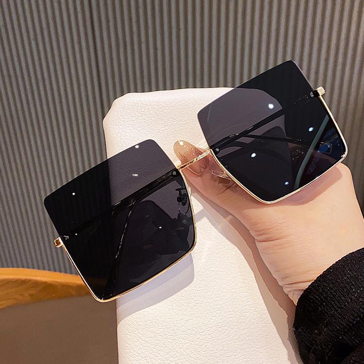 Metal Cut-Edge Semi-Rimless Oversized Square Sunglasses - 2021 Retro Style for Women's Round Faces, Celebrity-Favored.