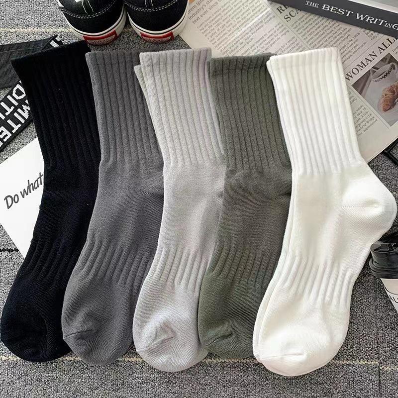 Japanese Retro Colorblock Mid-Calf Men's Socks - Breathable, Odor-Resistant, Sweat-Absorbent for Business In Spring & Autumn.