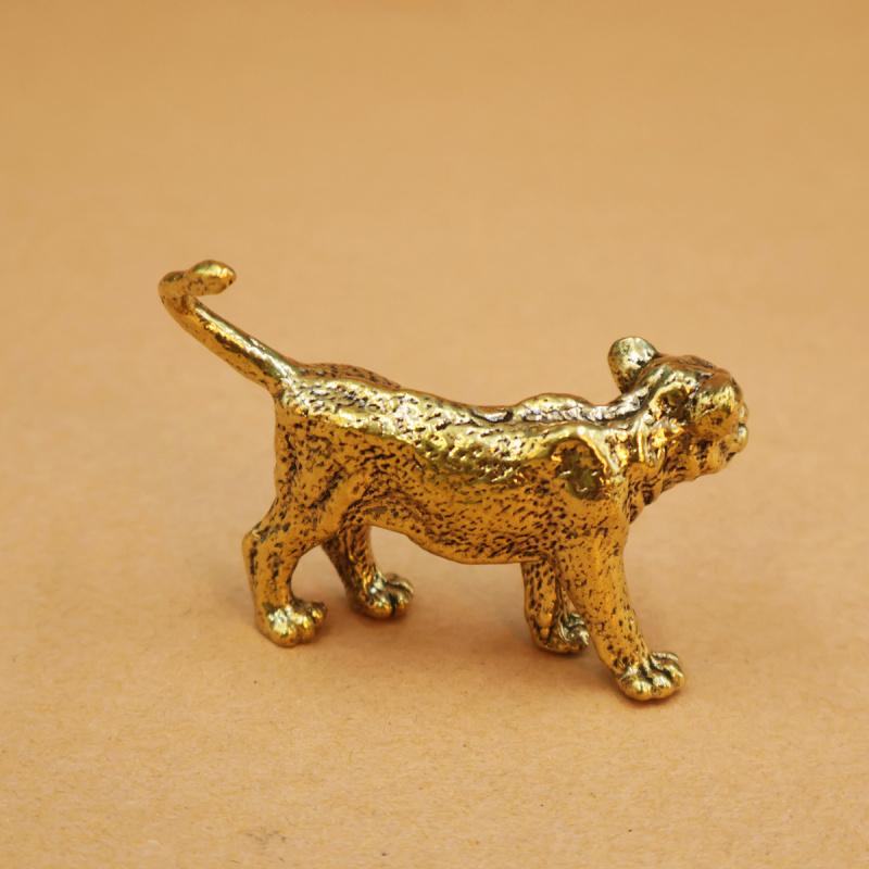 Ottone Puro Vintage Leone Creativo Casa Ufficio Scrivania Piccolo Animale Ornamento Artigianato Vendita all'Ingrosso per Bancarelle da Strada