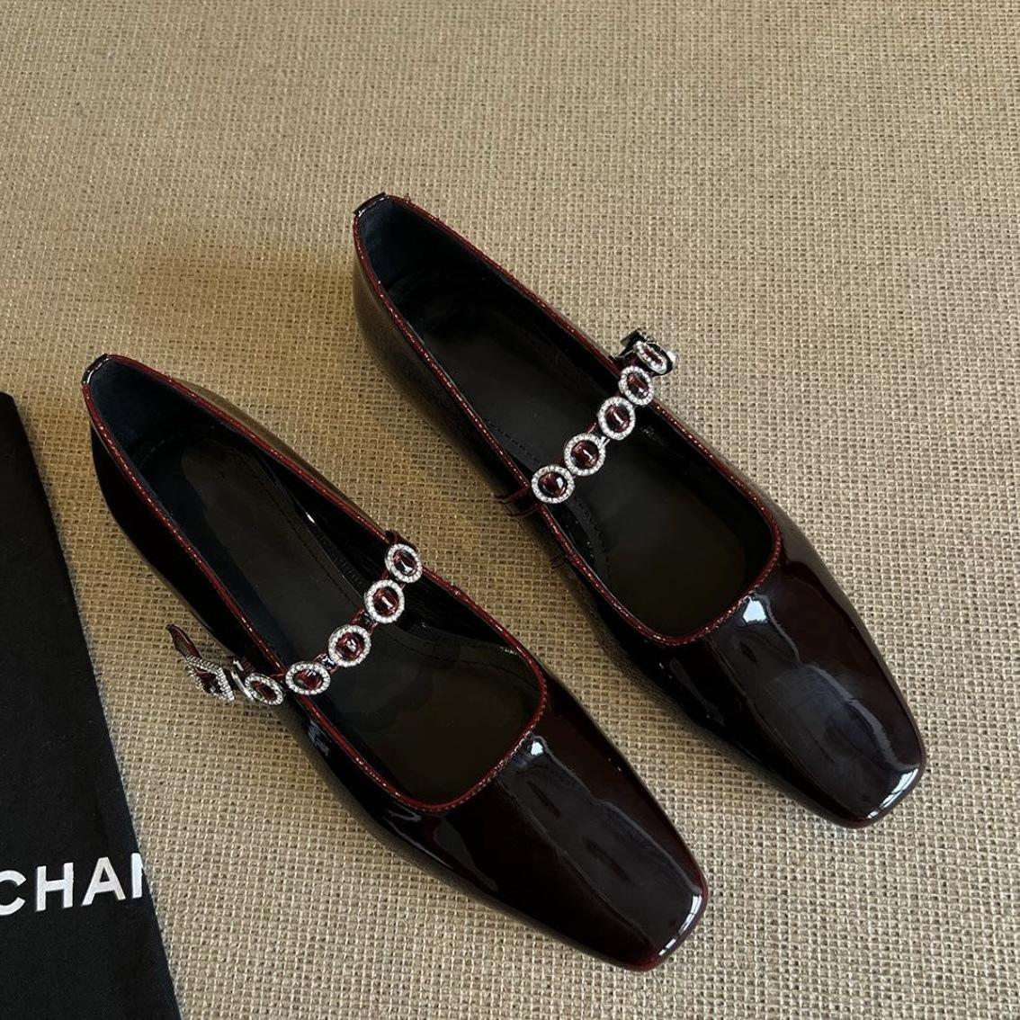 

Весна 2025 года, новые французские туфли на высоком каблуке с квадратной головкой и неглубоким вырезом, однотонные туфли Мэри Джейн с ремешком из ромбовидной кожи на низком каблуке 35 тёмно-рыжий