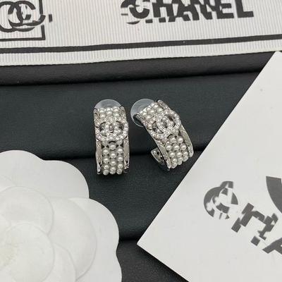 Xiangjiejie 2025 Silver Earrings: Exquisite Niche Design for a Sophisticated Look.