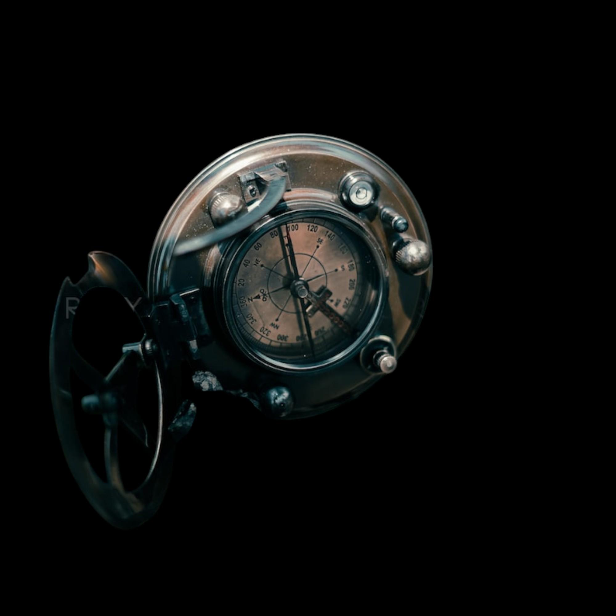 

Солнечные часы-компас ручной работы из латуни в винтажном стиле с изысканным деревянным корпусом - Gilbert Sundial Navigation SunDial Watch, Ship s Compass