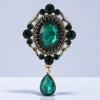 Retro Glass Pearl Brooch Pendant: Women's Anti-Exposure Corsage Collar Pin
