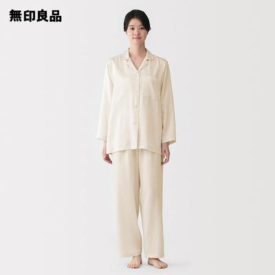 Gladde satijnen pyjama met lange mouwenMuji Officieel