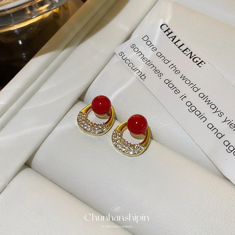 New Ankara red pearl circle micro-inlaid zircon stud earrings are popular, exquisite and fashionable ear clips, and exquisite earrings without holes.