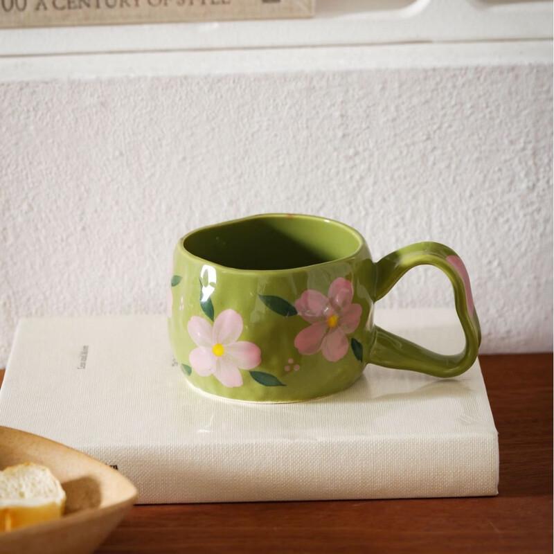 

Керамическая кофейная кружка OLOEY в цветочном стиле