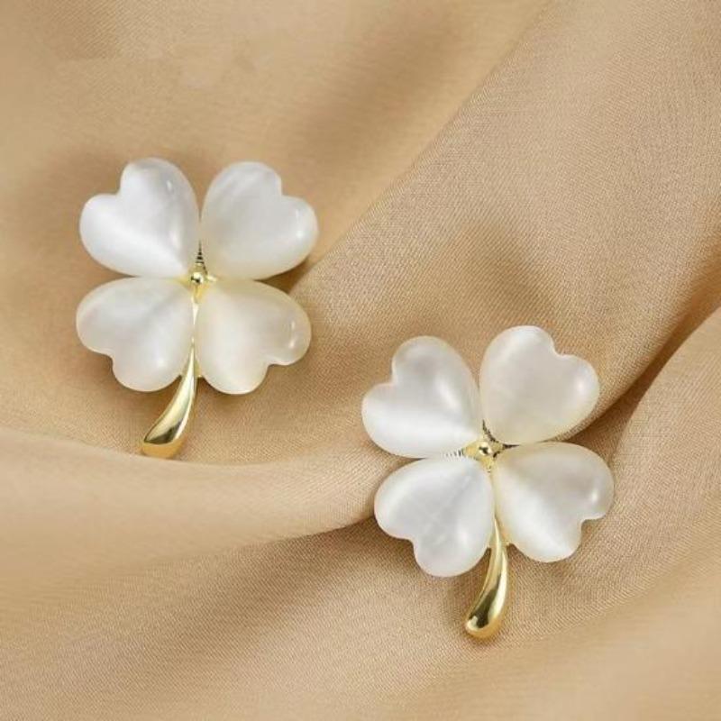 Jetel brož Formální oblečení Límec Dekorace Rostlinná Brož Hladký Realistický tvar listu Antikorozní