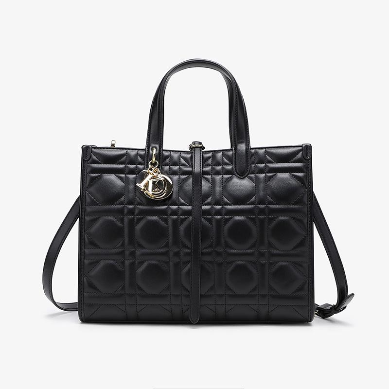 

Женская сумка-тоут большой вместимости с вышитым ромбом - универсальная сумка для поездок на работу и через плечо чёрный