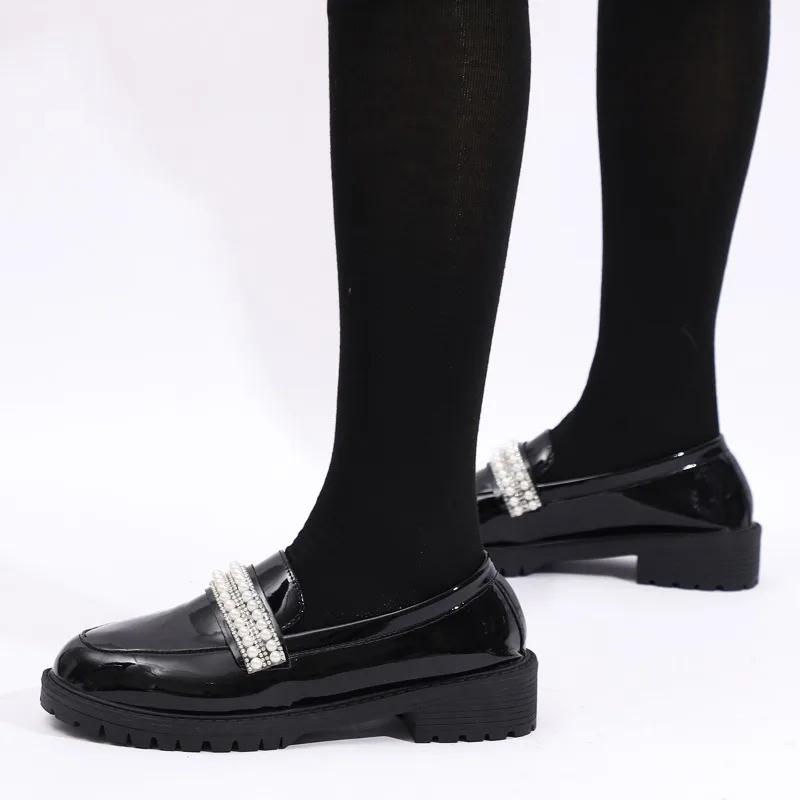 Fashion Women's Solid Color Thick-soled Round Toe Casual Women's Autumn New British Style Pearl Chain Decorated Fashion Elegant Loafers