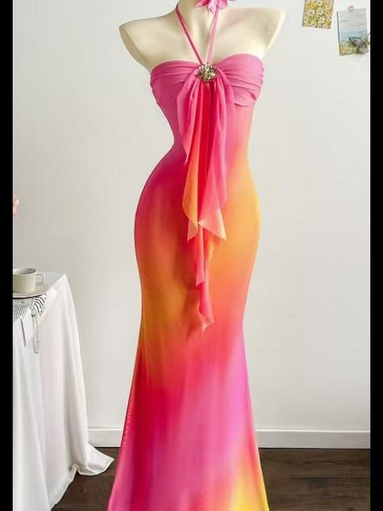 Elegancki jednoczęściowy strój kąpielowy z odkrytymi plecami i wiązaniem na szyi 2026