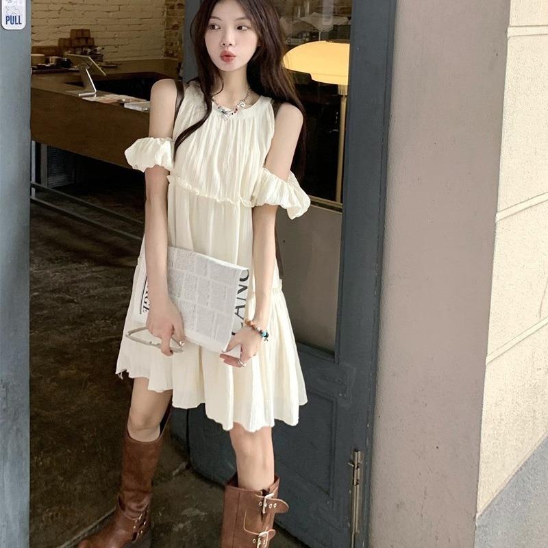 Maternity Clothing Summer New Light and Thin Off-the-shoulder Dress New Super Fairy Style Loose Meat Over the Knee, Do Not Show Off the Skirt