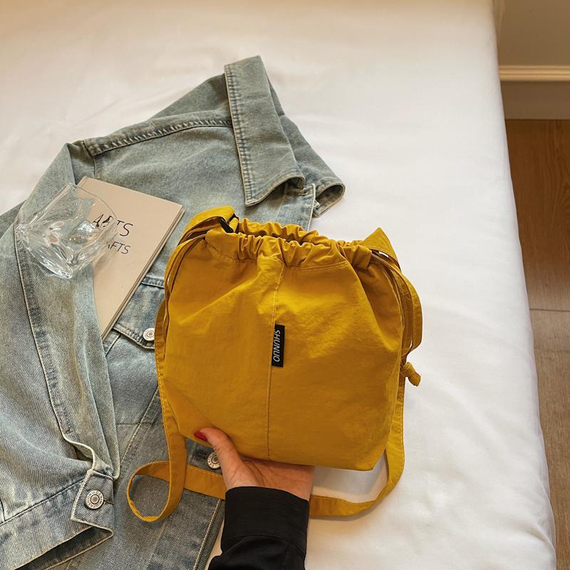 Large Capacity Drawstring Shoulder Bag Women's Lightweight Tote Bag Commuter Crossbody Bag