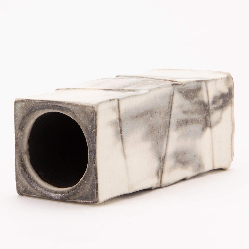 Marui Seito Shigaraki Ware Hechimon Vase Flower Base Single Flower Vase White Black Gradually Shaved Pottery MR-M167